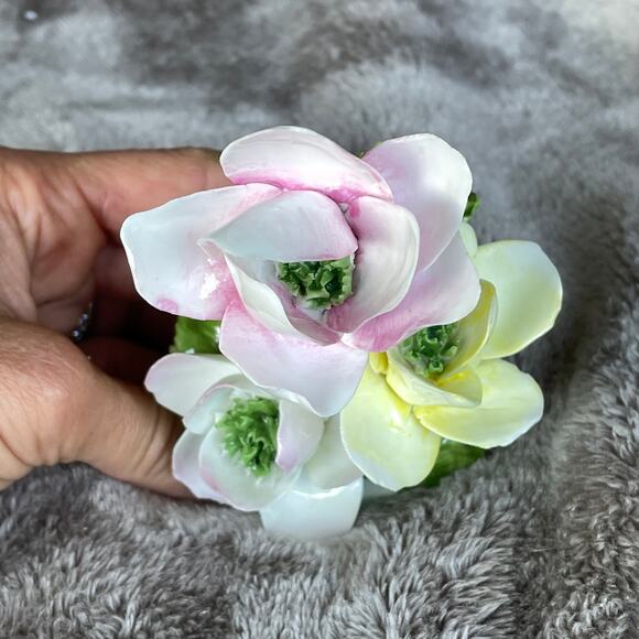 Vintage Radnor Bone China Floral Figurine Roses Flower England Handmade DAMAGE - Picture 5 of 11